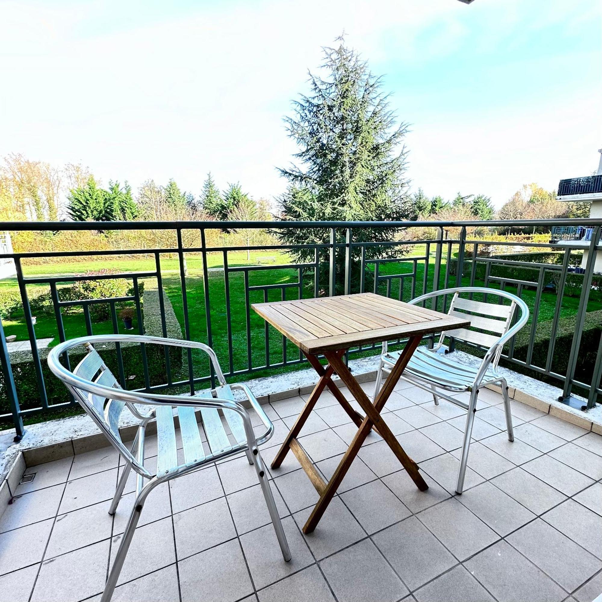 Beautiful Apartment * Parking* Disneyland 10 Min Montévrain Eksteriør bilde
